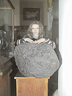 Гипсовая модель метеорита Палласово железо до распила.